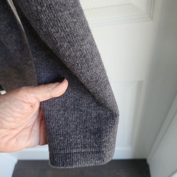 Merrell Assymetrical Front Button Up Cardigan with  Square Wooden Buttons Size S - Picture 6 of 9